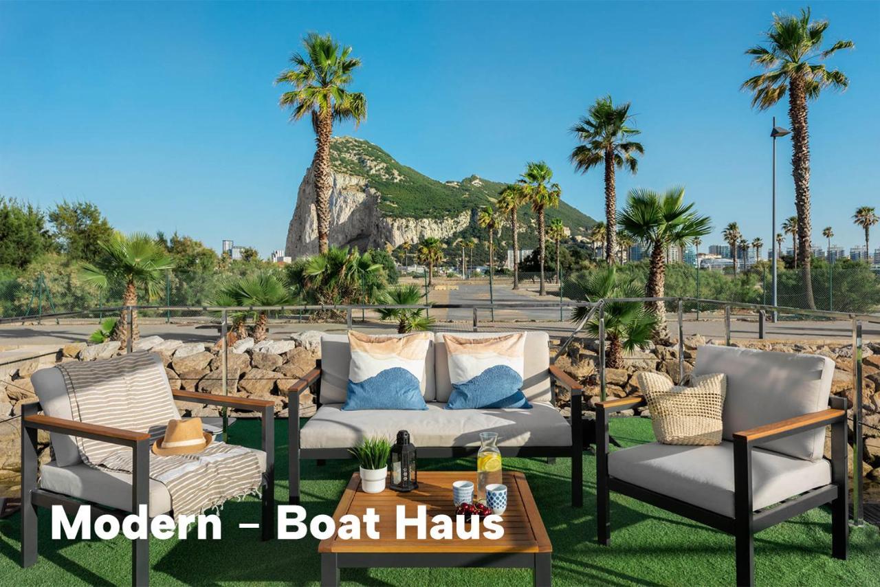 Отель Boat Haus - Mediterranean Experience Ла-Линеа-де-ла-Консепсьон Экстерьер фото